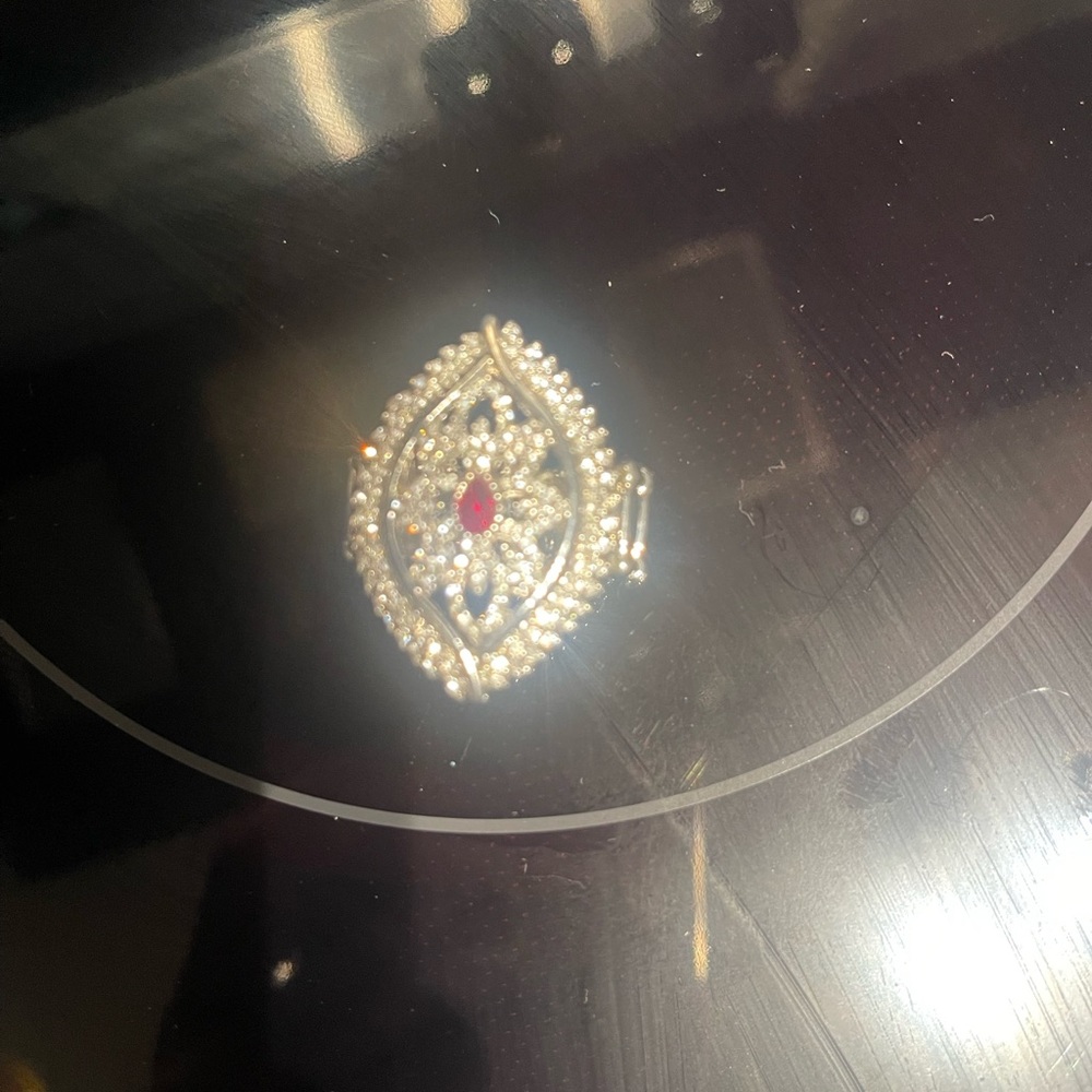 Diamond ring w/ ruby stone